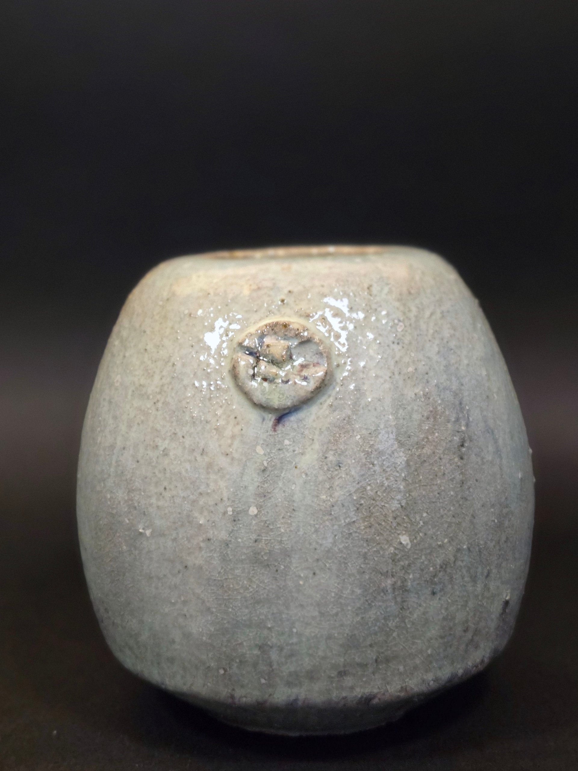 Vase en grès artisanal-minimalisme et poésie brute – Image 4